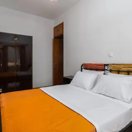 Grandpa's Yard Адамас