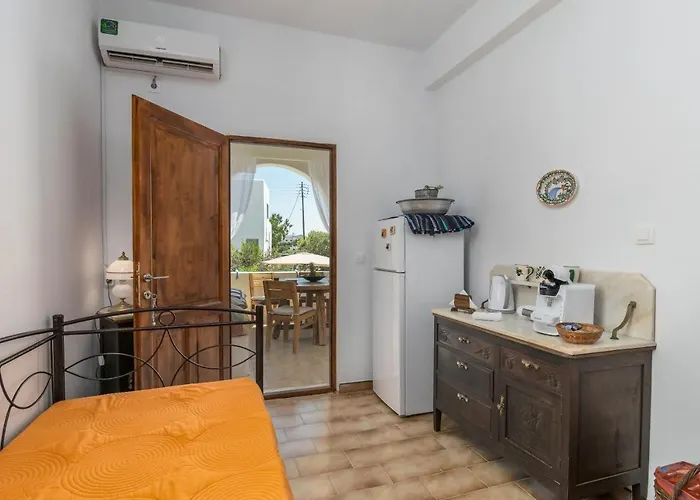 Проживание в семье Grandpa's Yard *